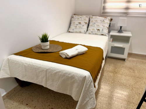 Neat single bedroom in a 5-bedroom apartment, in Rascanya  - Gallery -  5
