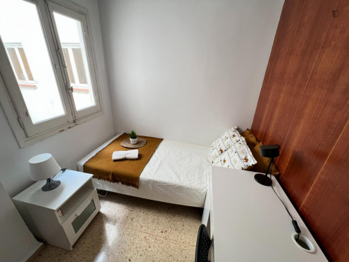 Cosy double bedroom not far from Machado metro station