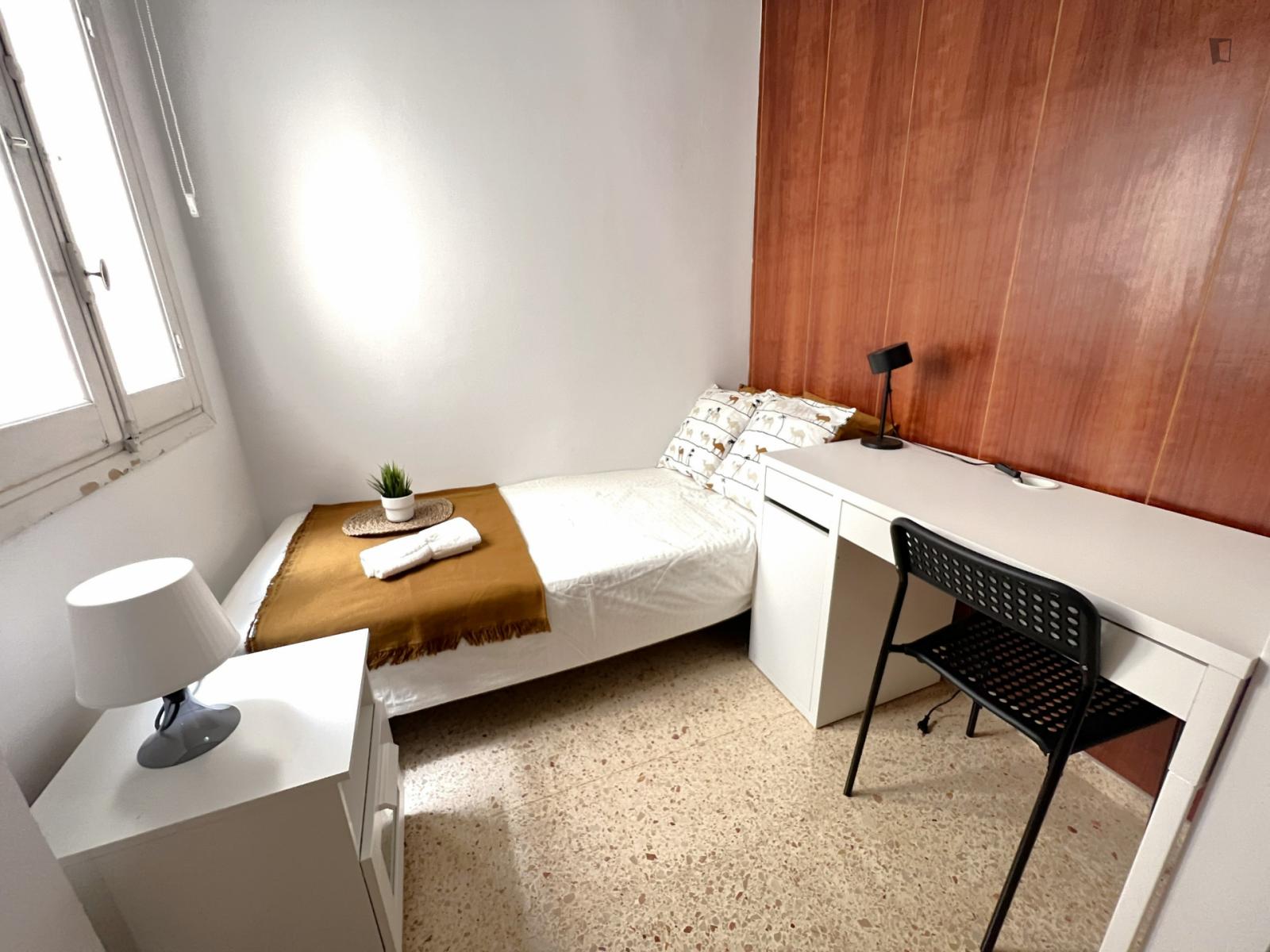 Cosy Double Bedroom Not Far From Machado Metro Station - 1