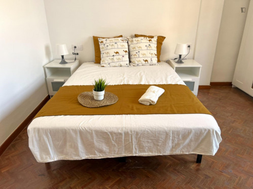 Nice double bedroom in Rascanya