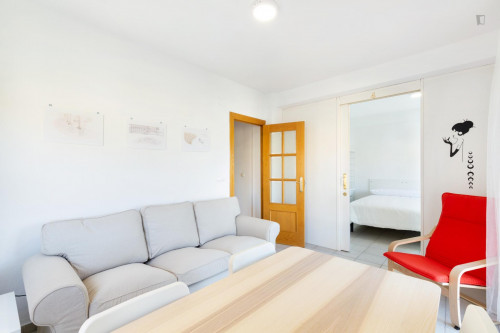 Habitaciones, con terraza exterior. A 50 mts del Mercadona y del Metro - Gallery - 6