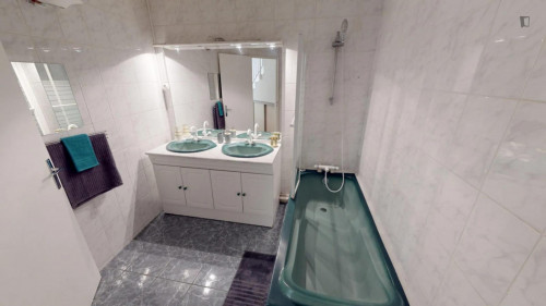 Lovely double bedroom close to Parc André Malraux  - Gallery -  5