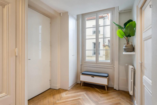 Appealing double bedroom very close to Cordeliers metro station