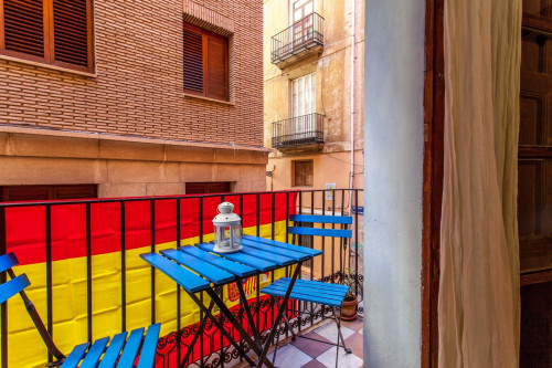 Beautiful 2 bedroom apartment in the central and historic Ciutat Vella district