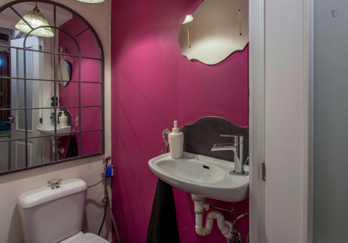 Beautiful 2 bedroom apartment in the central and historic Ciutat Vella district