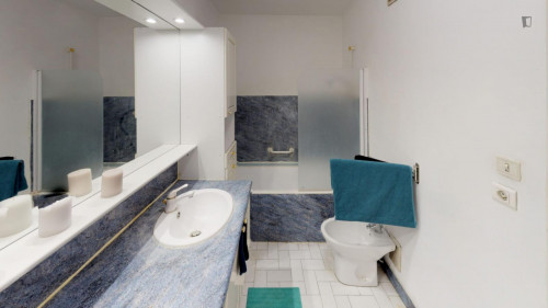 Pleasant double bedroom close to the EPF - School of Engineering