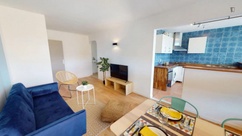 Luminous double bedroom close to the University of Montpellier - Institute of Pharmacy Industrial