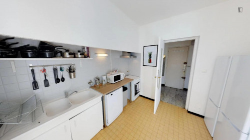Cosy double bedroom near the Big double bedroom next to the Institute of Pharmacy Industrial - Gallery - 8