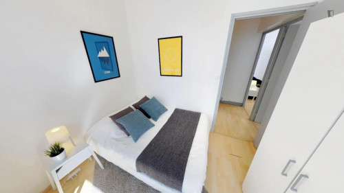 Cosy double bedroom near the Big double bedroom next to the Institute of Pharmacy Industrial