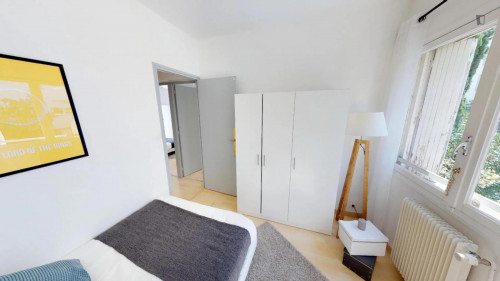Cosy double bedroom near the Big double bedroom next to the Institute of Pharmacy Industrial