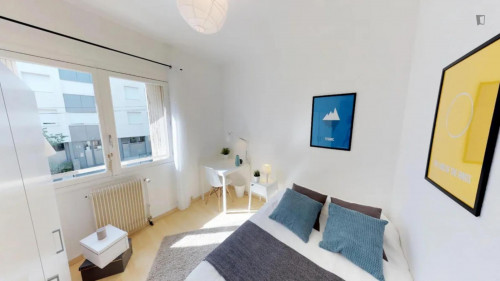 Cosy double bedroom near the Big double bedroom next to the Institute of Pharmacy Industrial