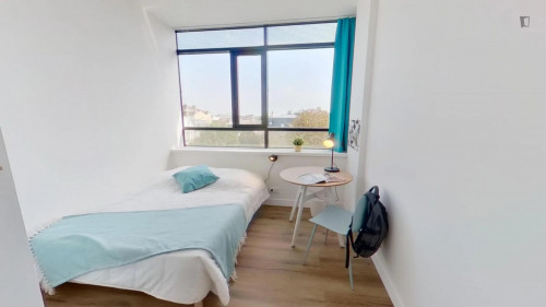 Cool double bedroom in Asnières-sur-Seine