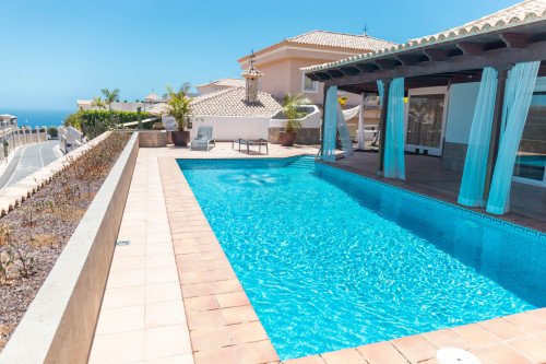 Stunning Boho Coliving Casa with Pool and Golf Views in Tenerife