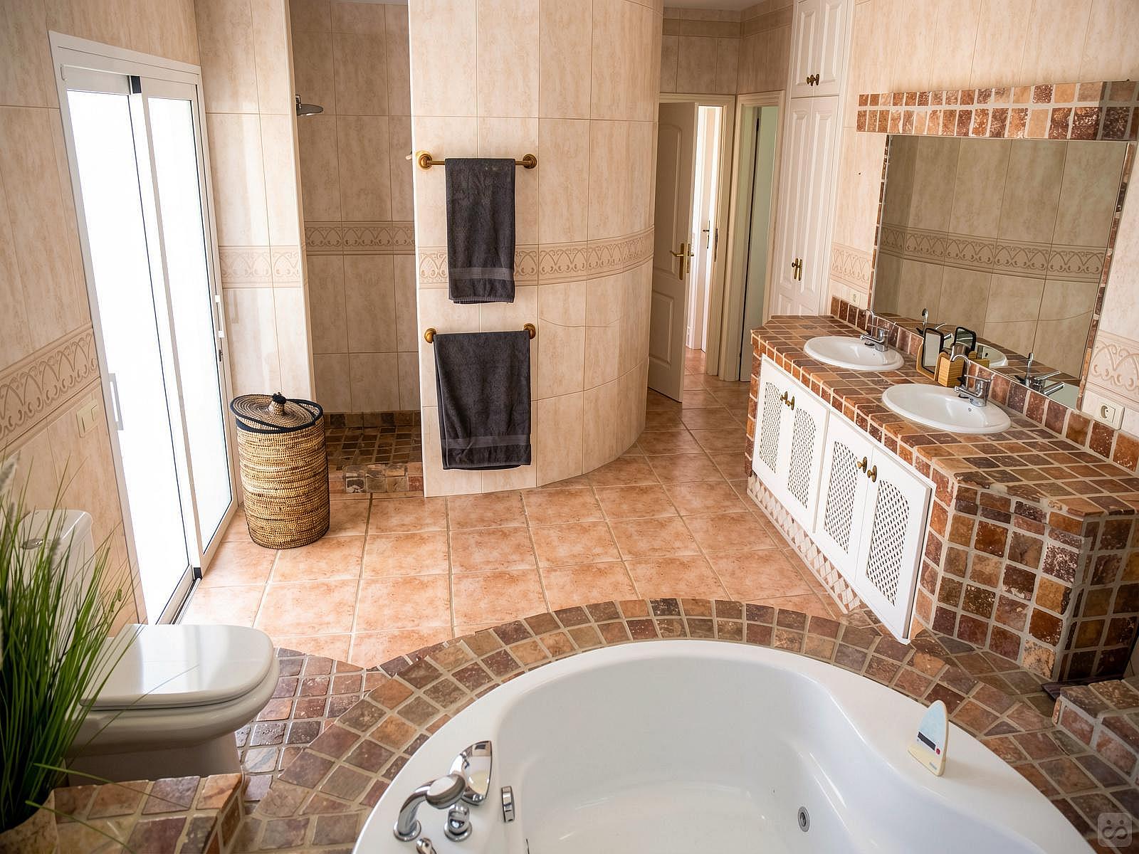  Hole In One Room  -  Stunning Boho Coliving Casa with Pool and Golf Views in Tenerife House  - Gallery -  29