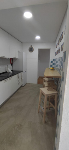 Delightful single bedroom in a 4-bedroom flat  - Gallery -  5