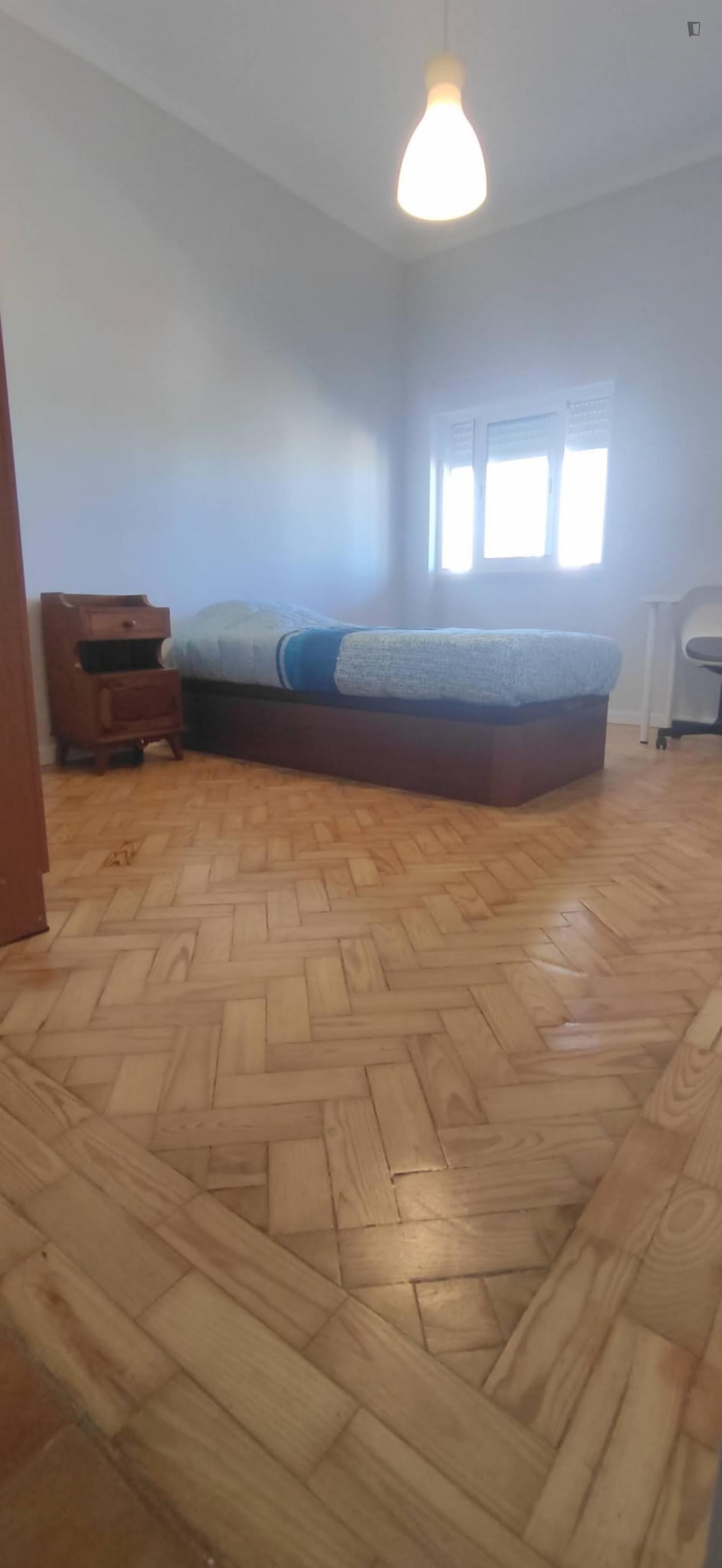  Delightful Single Bedroom In A 4-Bedroom Flat  -  Delightful single bedroom in a 4-bedroom flat  - Gallery -  1