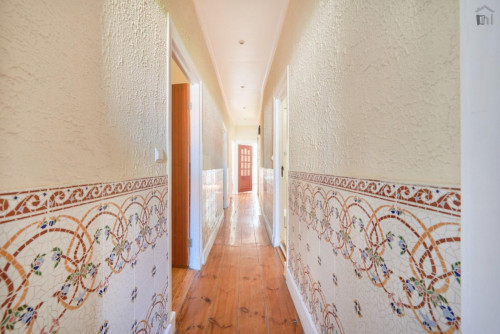 Inviting single bedroom near Jardim do Torel