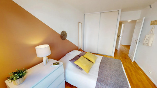 Great double bedroom not far from Parc Diderot