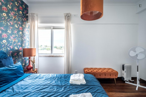 Amazing 3-bedroom apartment close to Ameixoeira metro station