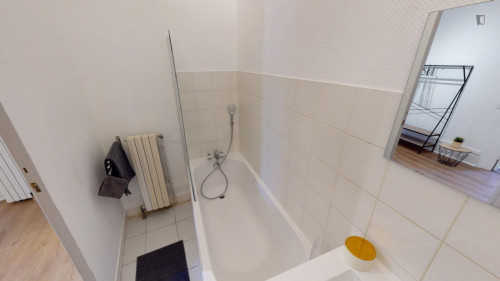 Elegant double bedroom next to Bellecour metro station