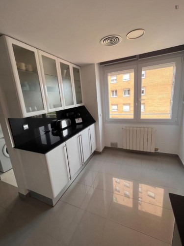 Delightful double bedroom with a balcony, near Parc del Migdia - Gallery - 7