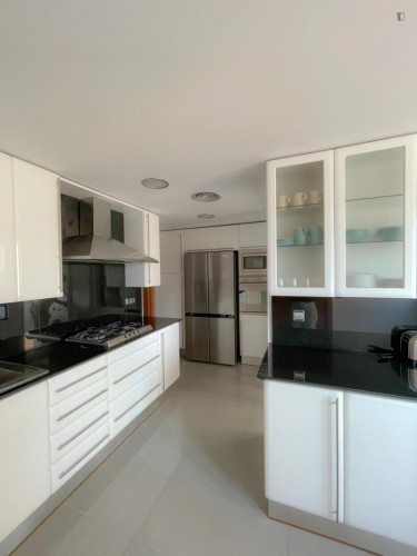 Delightful double bedroom with a balcony, near Parc del Migdia - Gallery - 6