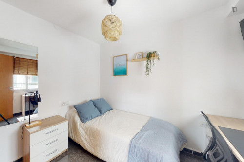 Cozy single bedroom in a property with balcony
