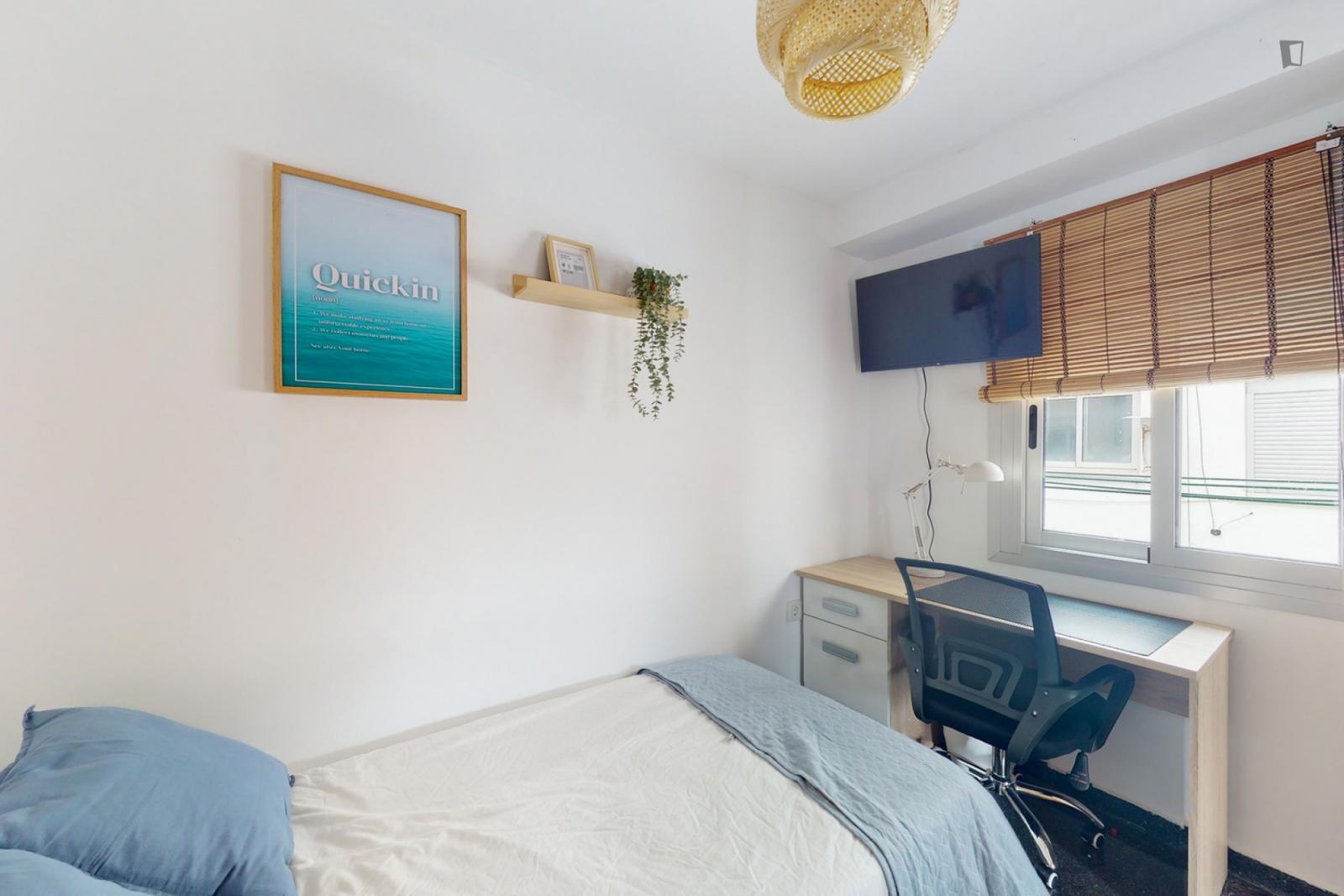  Cozy Single Bedroom In A Property With Balcony  -  Cozy single bedroom in a property with balcony  - Gallery -  1