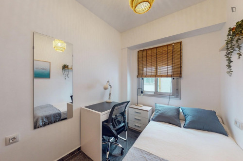 Cozy single bedroom in a property with balcony