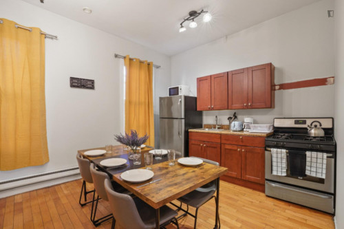 Inviting Private Room with All-Inclusive Amenities - Gallery - 11