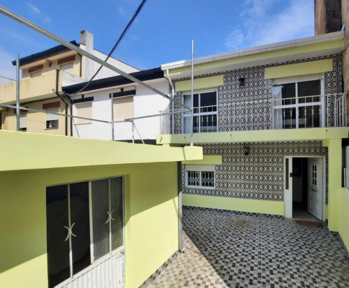 3-bedroom house, with outdoor area