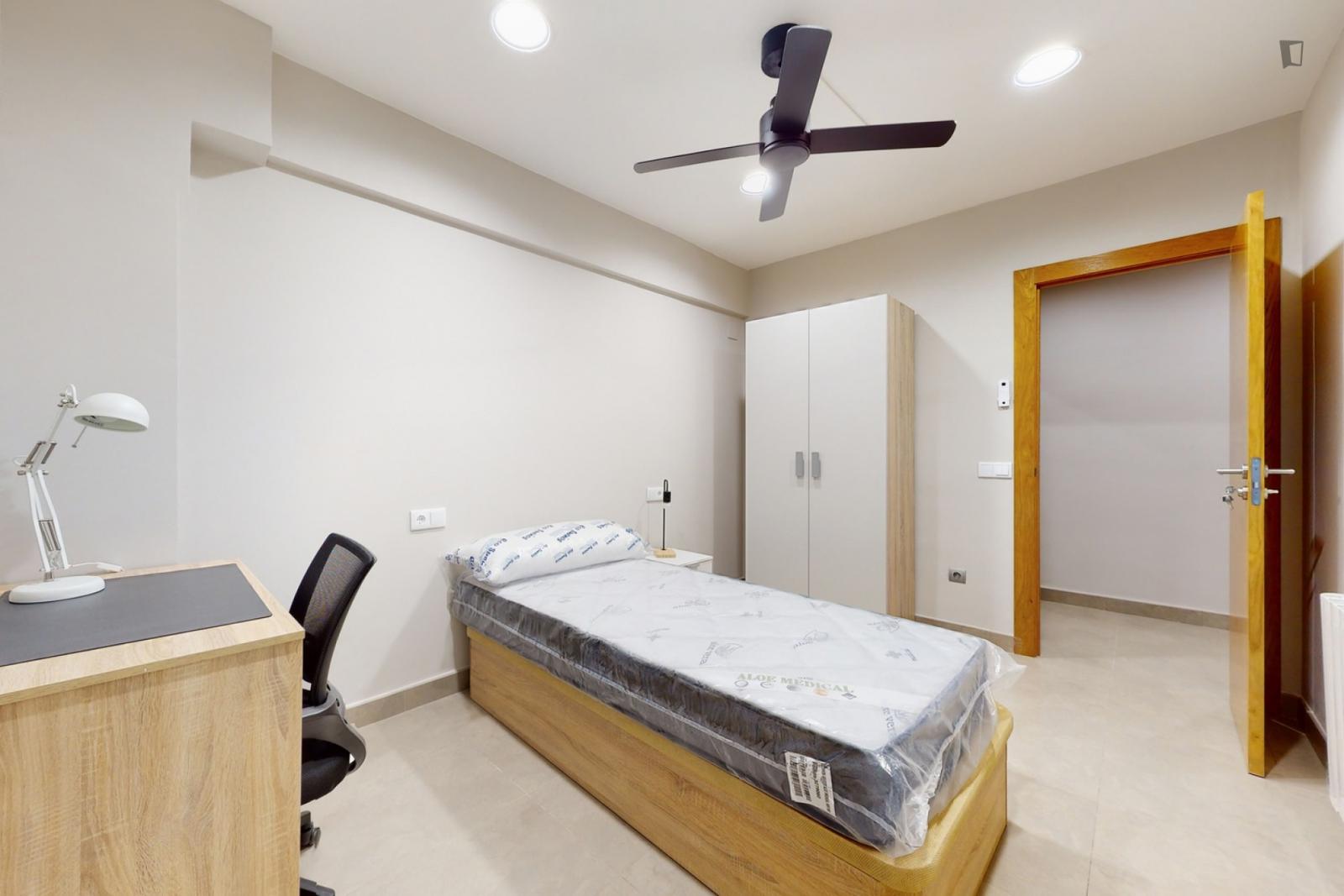 Cozy Single Bedroom - 1