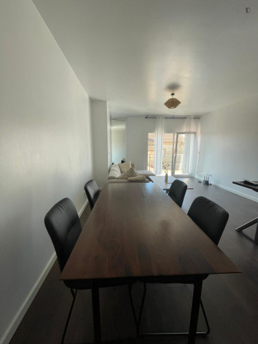 Bright 2-bedroom apartment in Carcavelos 15 min to the beach