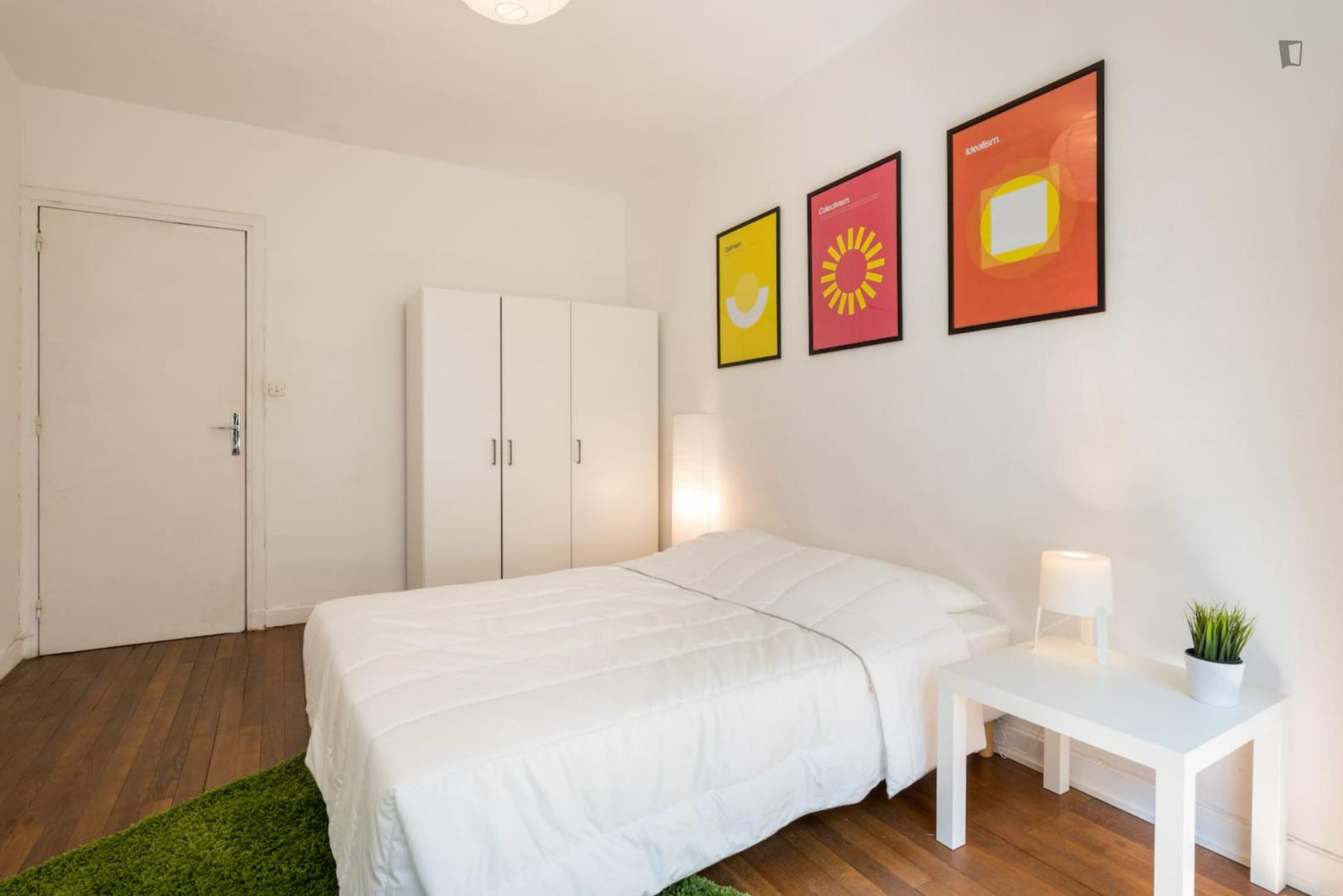 Neat Double Bedroom Close To Brotteaux Metro Station - Neat double bedroom close to Brotteaux metro station - Gallery - 1