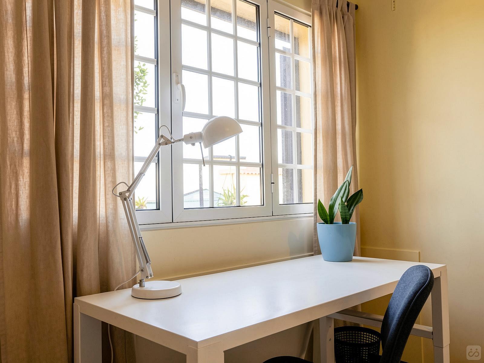 Private Double - Pineapple Room - 24