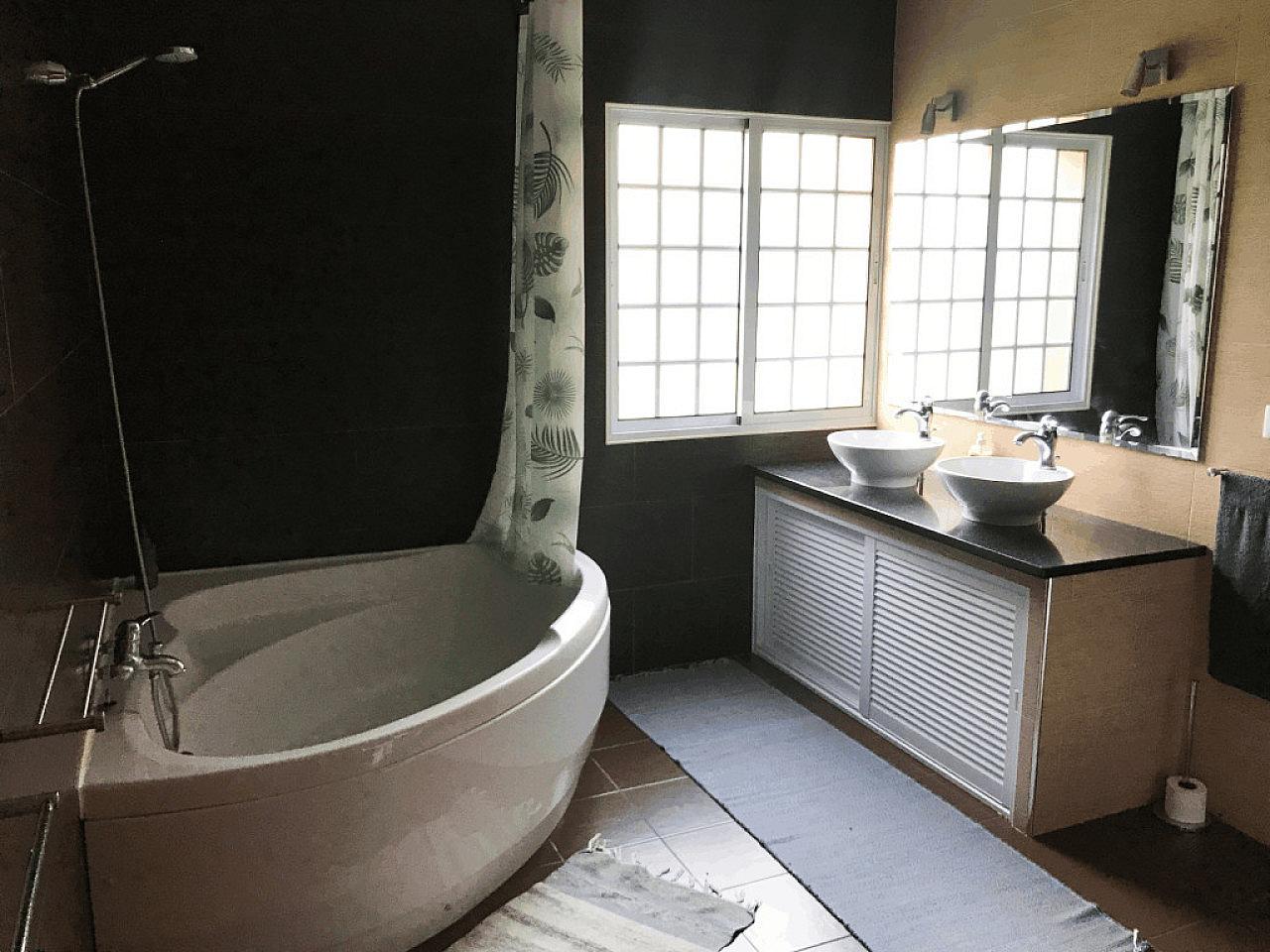 Private Double - Pineapple Room - 15