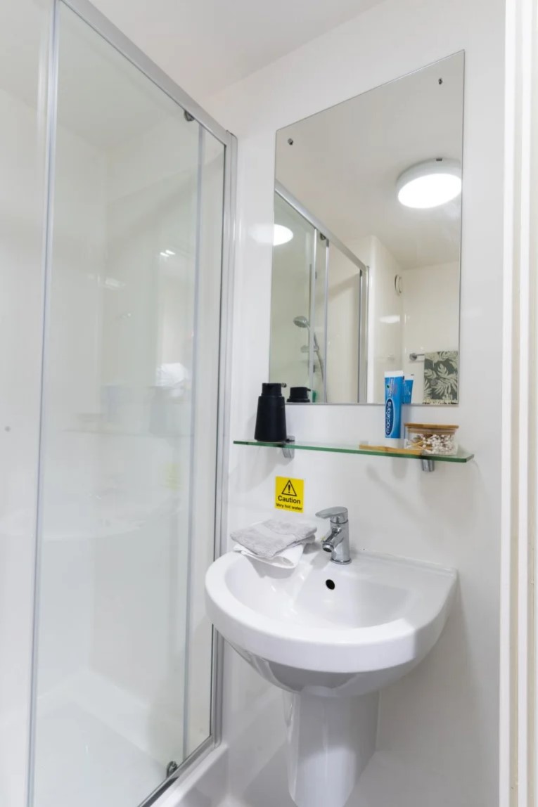  8 Bed Classic En-Suite  -  Oxford House  - Gallery -  15
