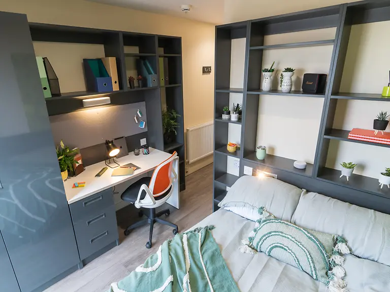  6 Bed Classic En-Suite  -  Oxford House  - Gallery -  22