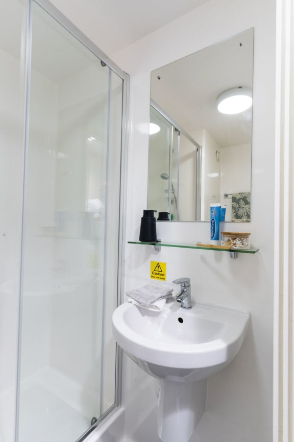  5 Bed Classic En-Suite  -  Oxford House  - Gallery -  12