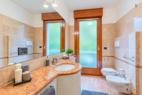 Cosy single bedroom not far from Vicenza train station  - Gallery -  5