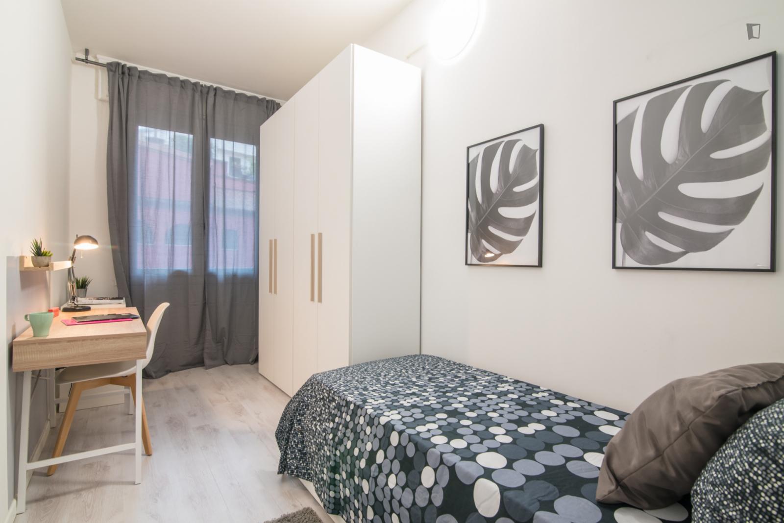  Cosy Single Bedroom Not Far From Vicenza Train Station  -  Cosy single bedroom not far from Vicenza train station  - Gallery -  1