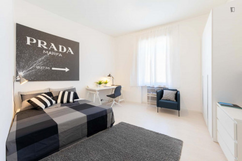 Comfy double bedroom not far from Vicenza train station