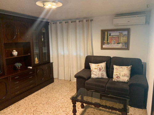 Neat 2-bedroom apartment in Tiro de Linea - Gallery - 11