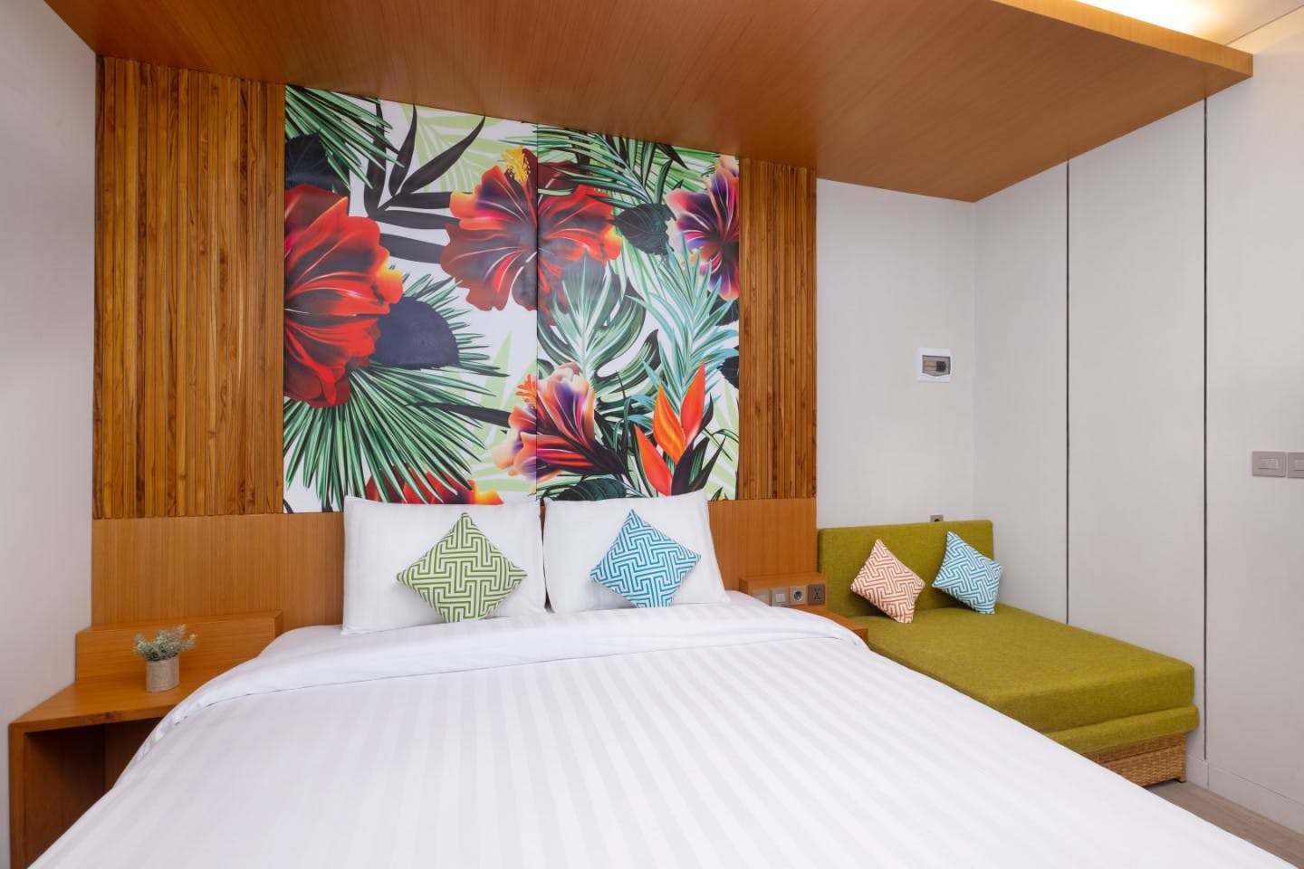 Deluxe Room - Modern Coliving Oasis for Nomads in Vibrant Denpasar, Bali - Gallery - 4