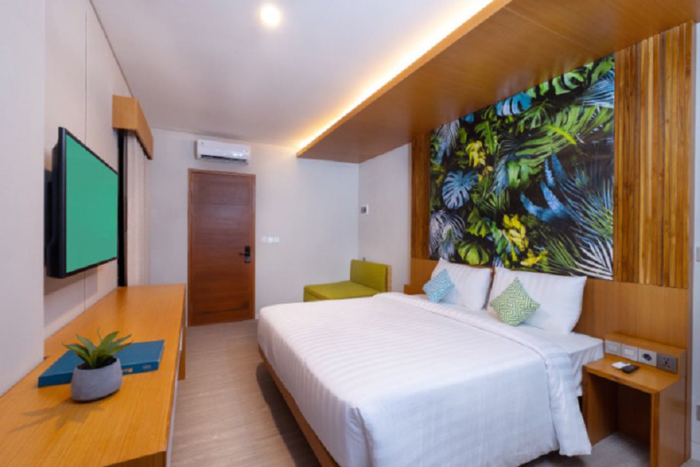 Deluxe Room - Modern Coliving Oasis for Nomads in Vibrant Denpasar, Bali - Gallery - 10