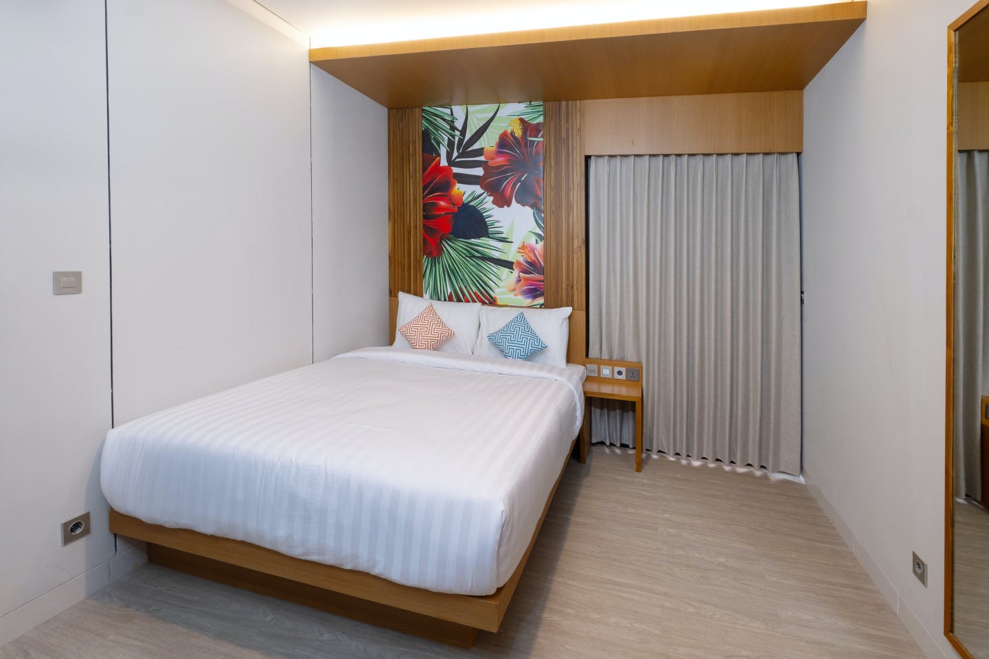 Superior With Balcony - Modern Coliving Oasis for Nomads in Vibrant Denpasar, Bali - Gallery - 2