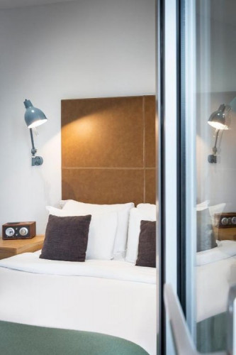 Kew Bridge Suites - Gallery - 11