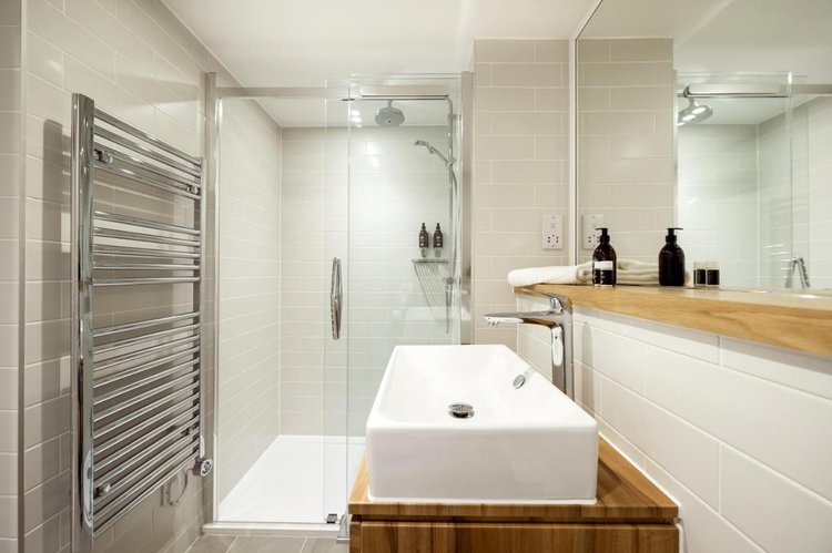  Studio Apartment  -  Edinburgh Castle View  - Gallery -  2