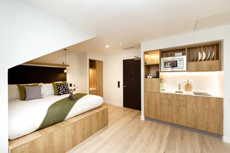  Studio Apartment  -  Edinburgh Castle View  - Gallery -  1
