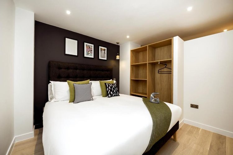  1 Bed Apartment  -  Edinburgh Castle View  - Gallery -  4